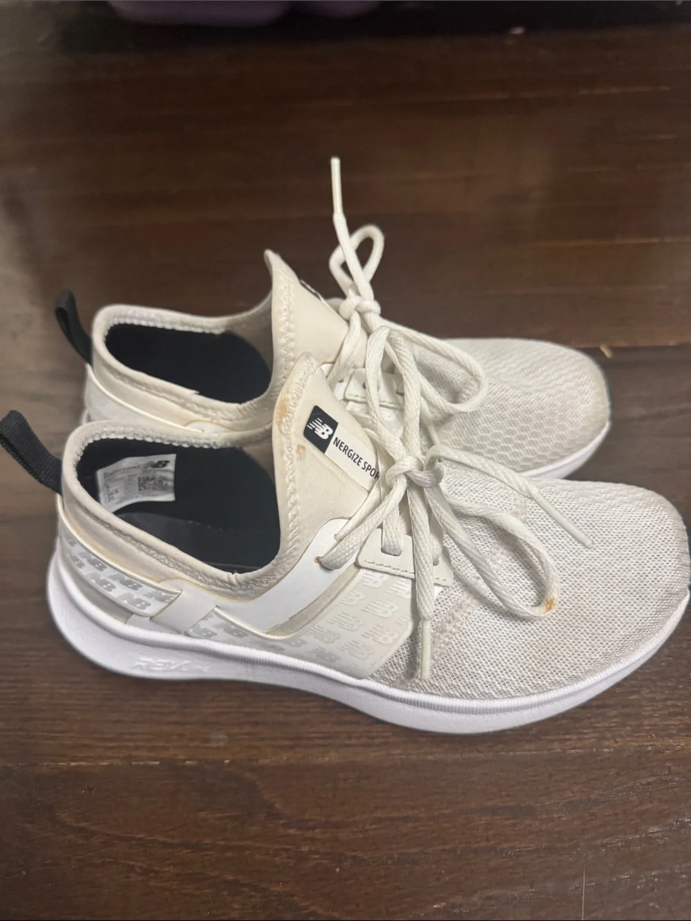 New Balance Women’s comfort Insert Memory Sole White Knit Athletic walking shoes